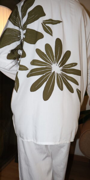 Exclusive Batik Lukis blouse (White - Image 2