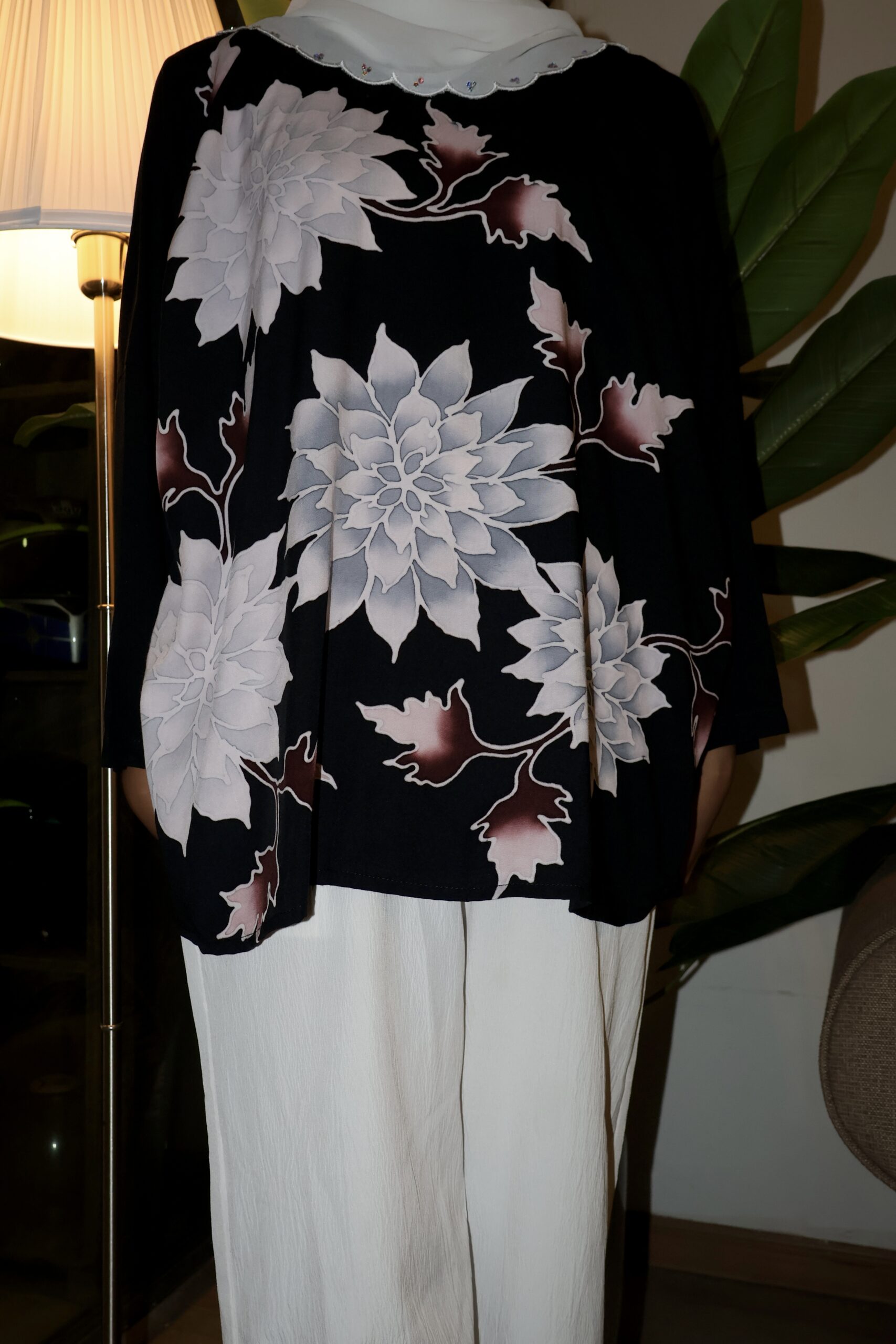 Exclusive Batik Lukis blouse (black)