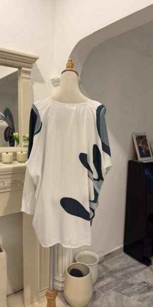 Exclusive Batik Lukis blouse (White) - Image 4