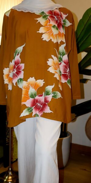Exclusive Batik Lukis blouse (Mustard)