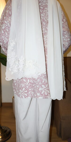 Stamped Batik Blouse With diamonds (Dusty Pink) - Image 3