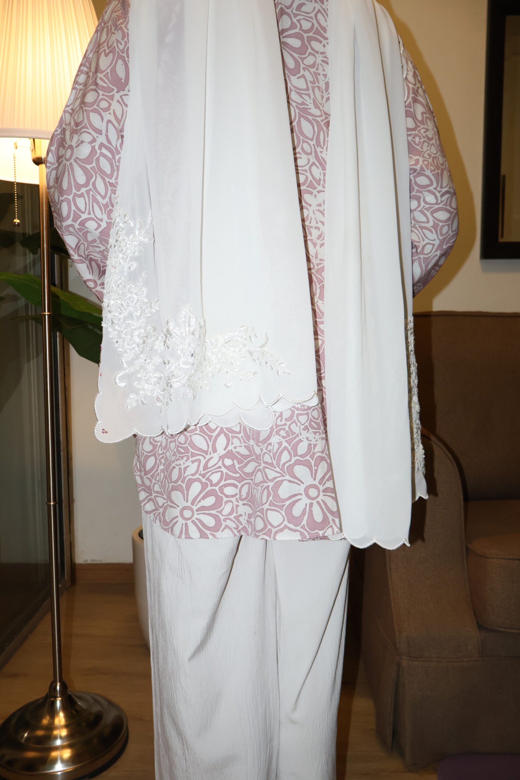 Stamped Batik Blouse With diamonds (Dusty Pink) - Image 3