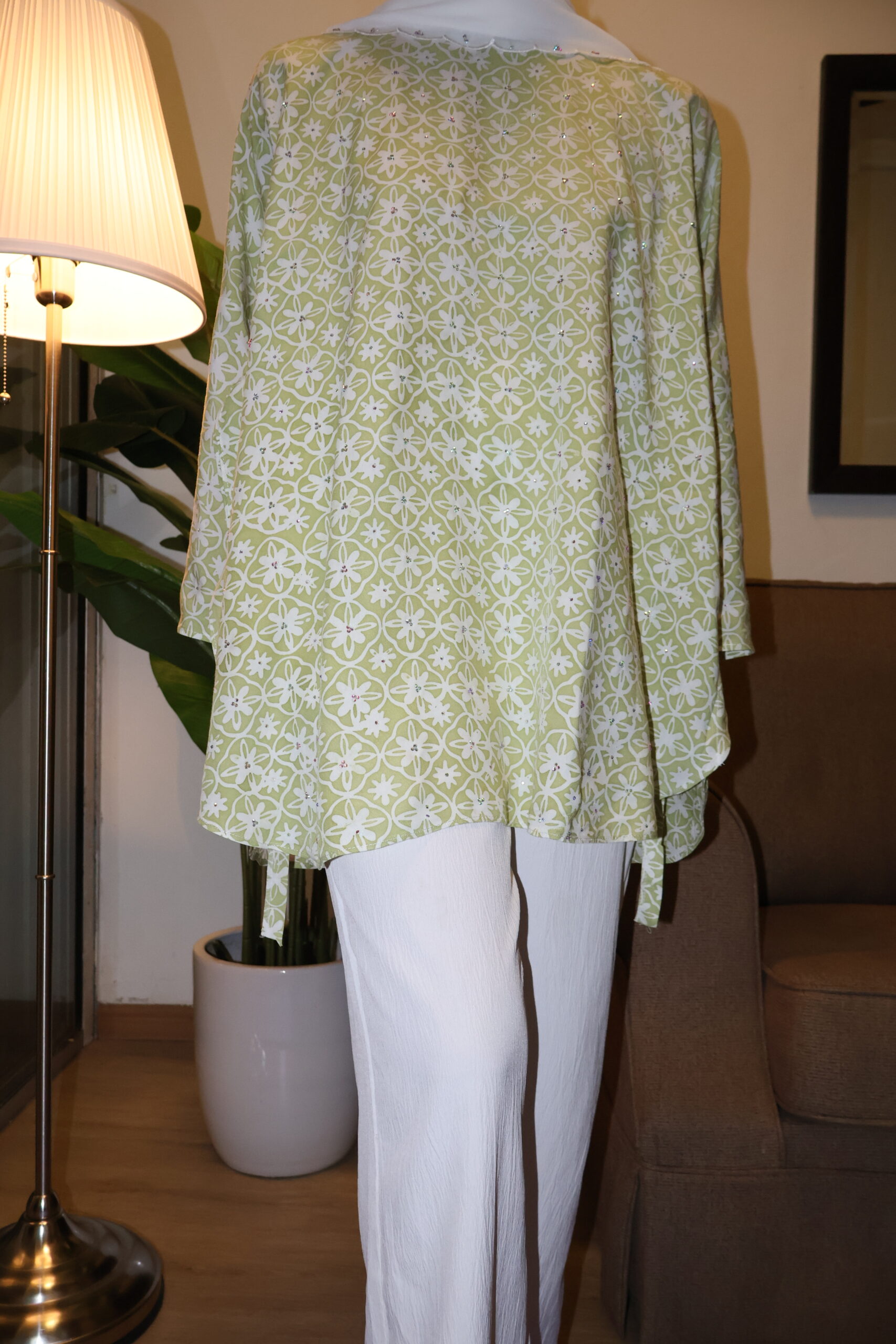 Stamped Batik Blouse With diamonds (hijau pucuk pisang)