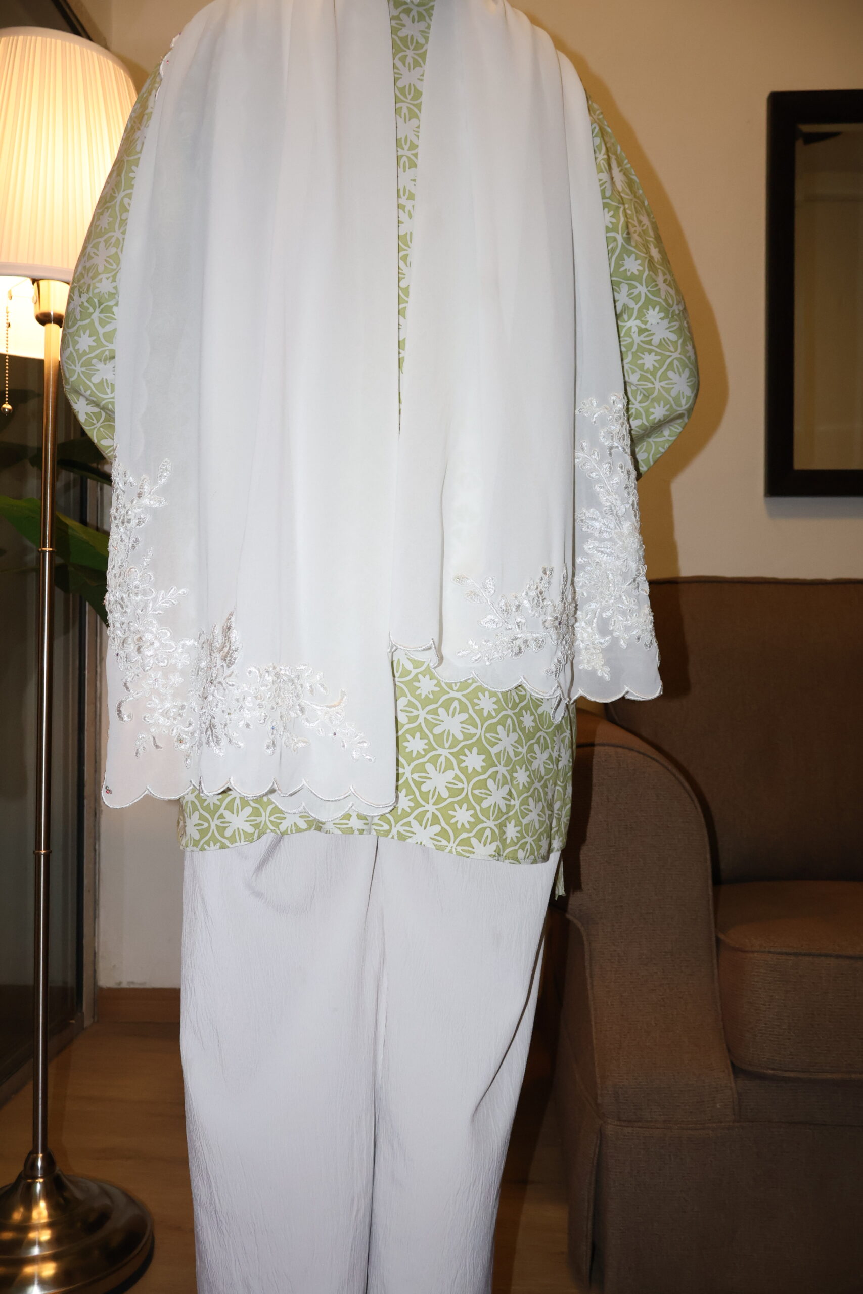 Stamped Batik Blouse With diamonds (hijau pucuk pisang) - Image 3